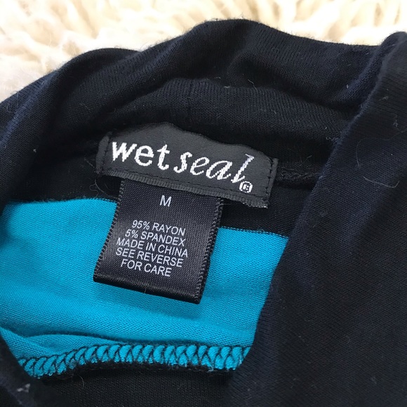 Wet Seal Cropped Turtle Neck - Picture 2 of 2